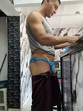 Paul22cm-'s Live XXX Chat