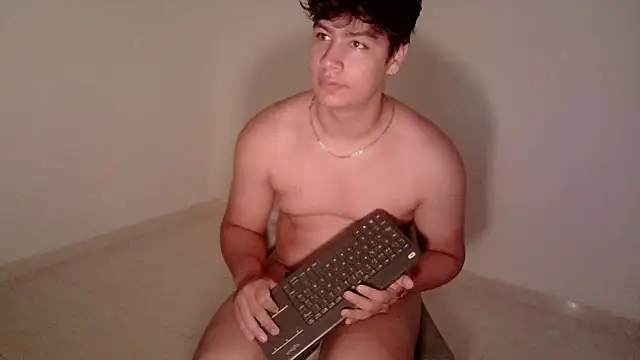 zeus_181 Chat XXX in diretta