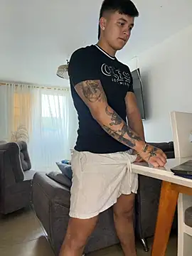Christopher_strongg élő XXX-chatje