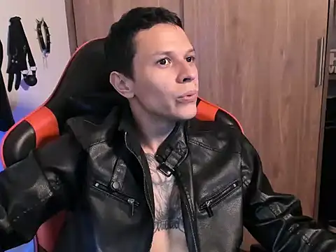 Masterdave7 Adlı Modelin Canlı XXX Sohbeti