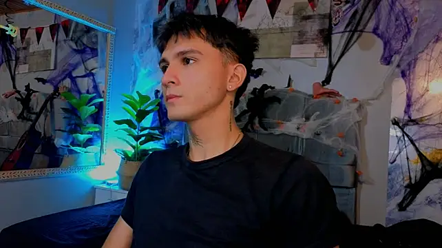 Axel_Ryder Adlı Modelin Canlı XXX Sohbeti