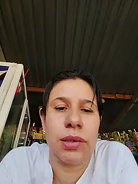 MIA-LARIOS – Live XXX-chat