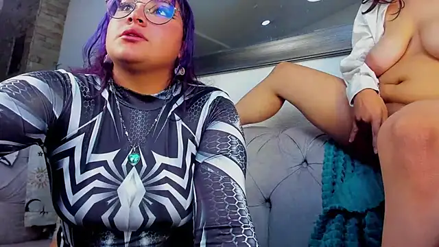 Chat XXX en directo de Liily_Foxxy