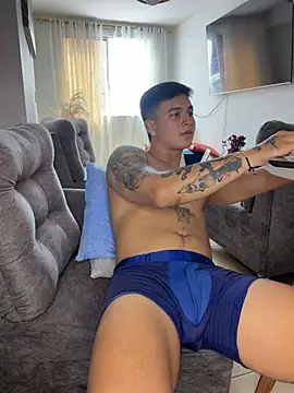 Czat XXX na żywo – Christopher_strongg