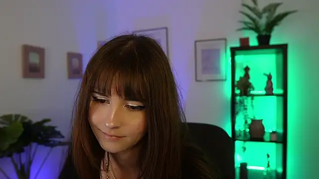 Ella_Young 现场XXX聊天