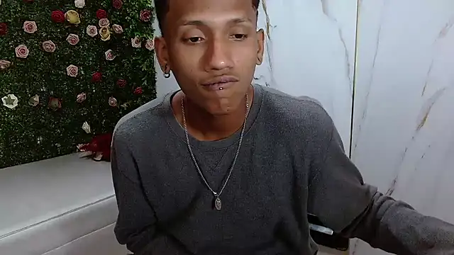 ManSantのライブXXXチャット