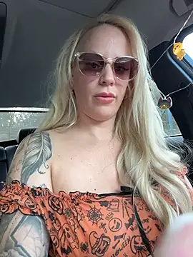 June695_'s Live XXX Chat