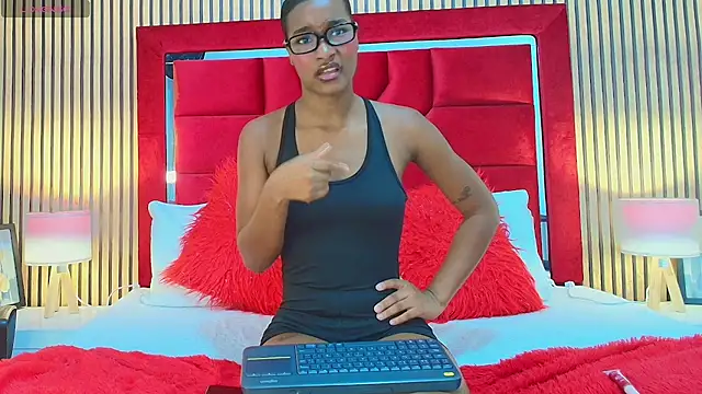 shirley-26's Live XXX Chat