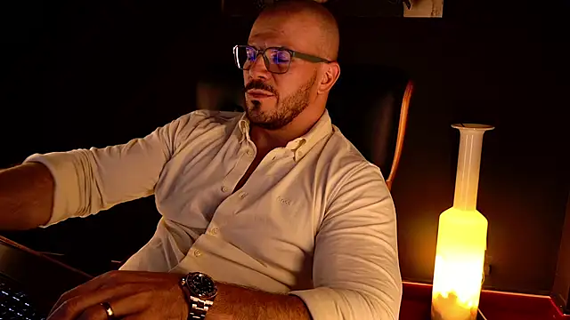 Chatroom XXX en direct de AngeloEric
