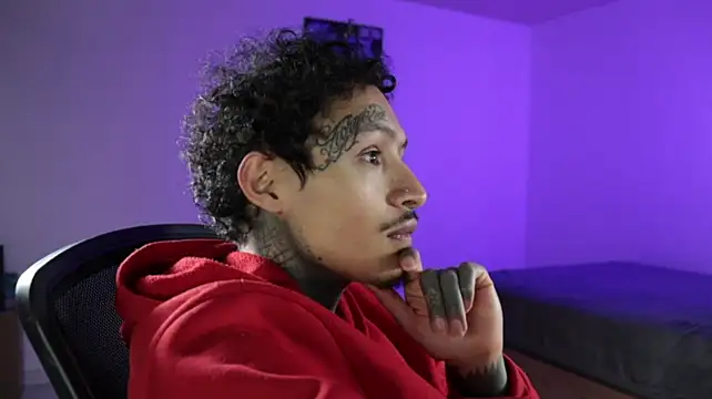 trieone's Live XXX Chat