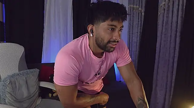 ryanboy30's Live XXX Chat