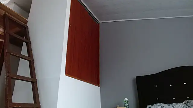 Emilia_1995's Live XXX Chat