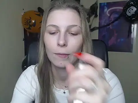 StrangerGi's Live XXX Chat