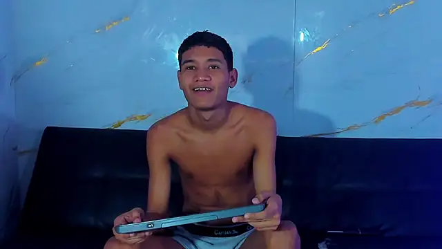 Kleyn_pervercity Webcamshow