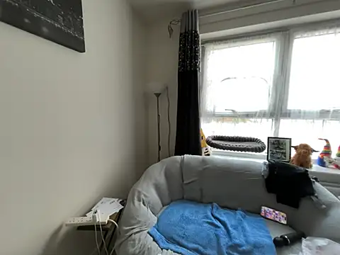 Curvy-Jinx live XXX chat