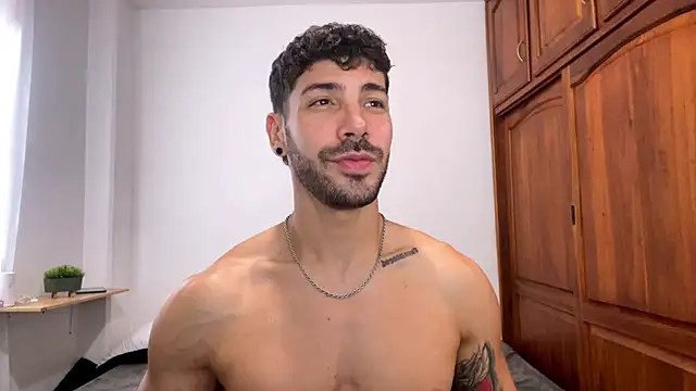 Guyinthemountain's Live XXX Chat