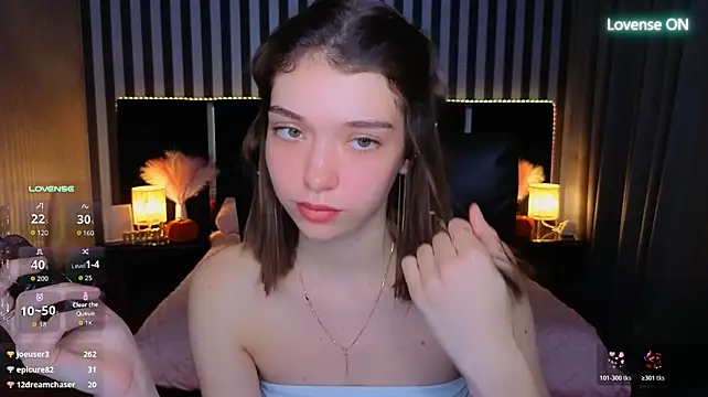 Cherry_Wipe Adlı Modelin Canlı XXX Sohbeti