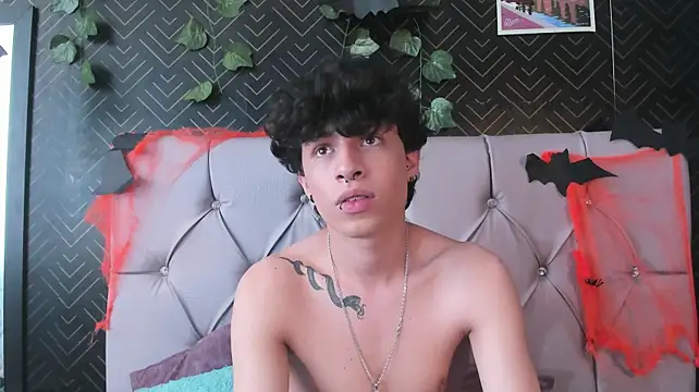 แชท XXX สดของ Axel__Evans