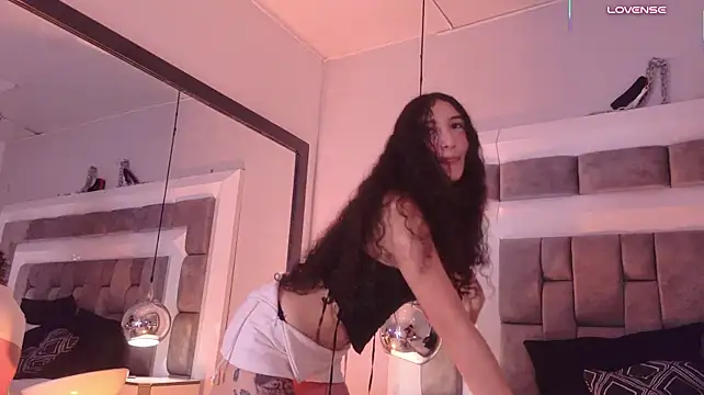 MaddieCrow Adlı Modelin Canlı XXX Sohbeti