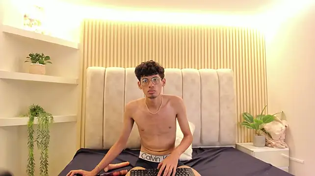 Ethan_Kay Live XXX-chat