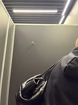 BARAVISHAのライブXXXチャット