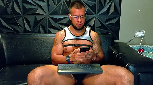 Chat +18 de Jacob_Lux_ ao vivo