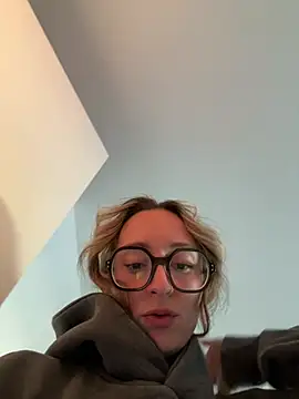צ'אט XXX בשידור חי של Lolasecret_