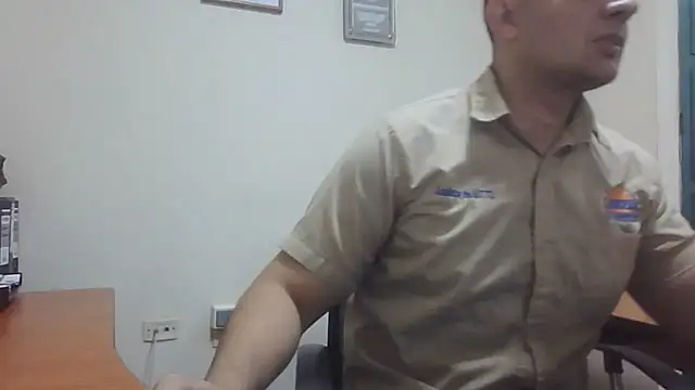Czat XXX na żywo – Officeb0y