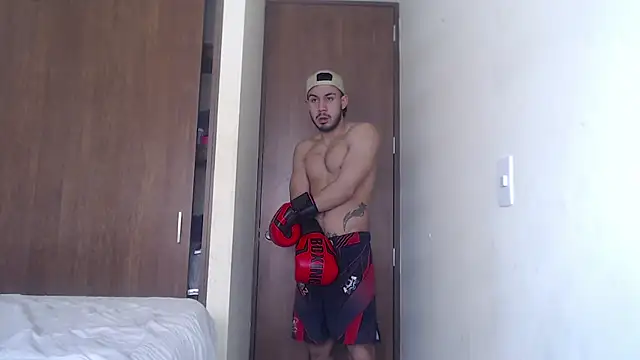 Taylor_DiamondBoy Live XXX-Chat