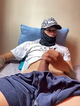 aronmax_ Chat XXX live