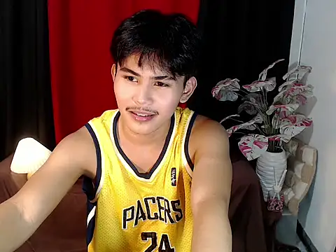twink_ivanxxxx 即時 XXX 聊天