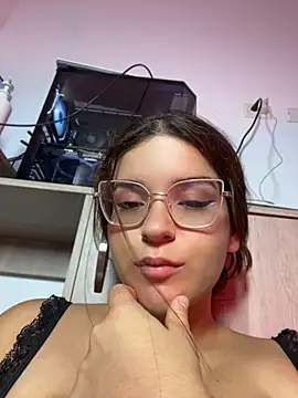 CallMeMia_'s Live XXX Chat
