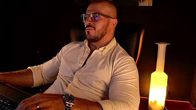 XXX chat uživo modela AngeloEric