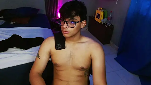 Mr_yisuzz – Naživo XXX chat