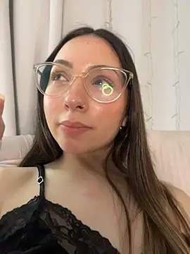 MiaFix Adlı Modelin Canlı XXX Sohbeti