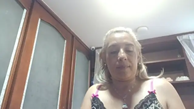 MonserratGray's Live XXX Chat