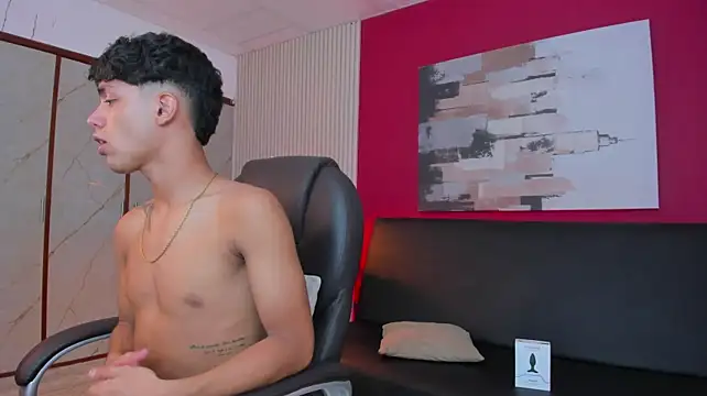 צ'אט XXX בשידור חי של Naughty_BoyW
