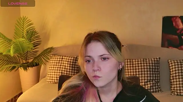 LisaRainbow Chat XXX live