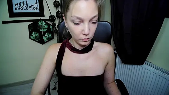 EmillyPlay – Live XXX-chat