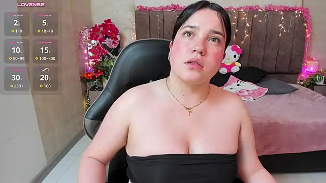 Chat +18 de Juliieth_Caandy ao vivo