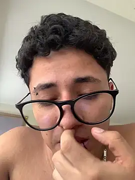 Adonibaskerville4 라이브 XXX 채팅
