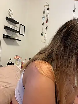 Latinamommy26 élő XXX-chatje
