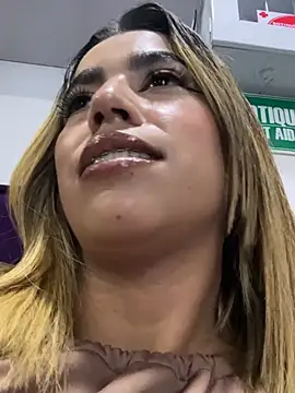 Bangovers_xxx Adlı Modelin Canlı XXX Sohbeti