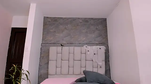 lily_rose1 Live XXX Chat