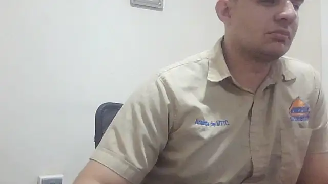 Czat XXX na żywo – Officeb0y