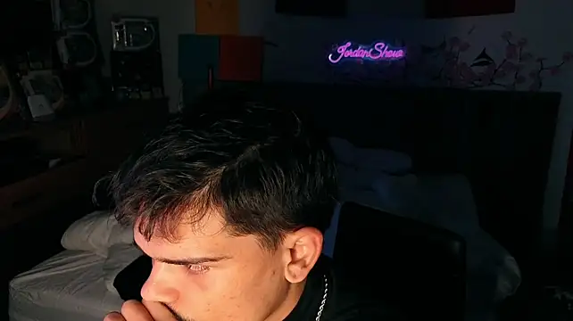 Онлайн чат XXX JordanShow