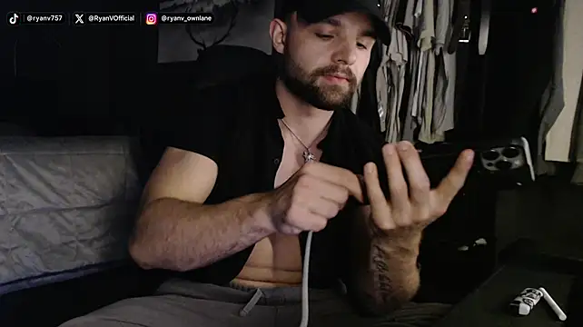 Chat XXX en directo de OnlyRyanOf