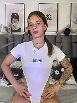 צ'אט XXX בשידור חי של JuliaColemann