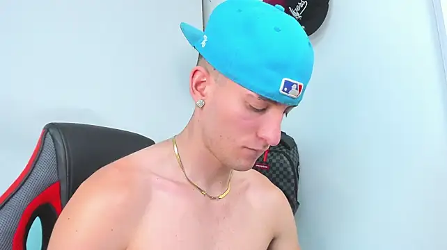 Chatroom XXX en direct de hunterheat__