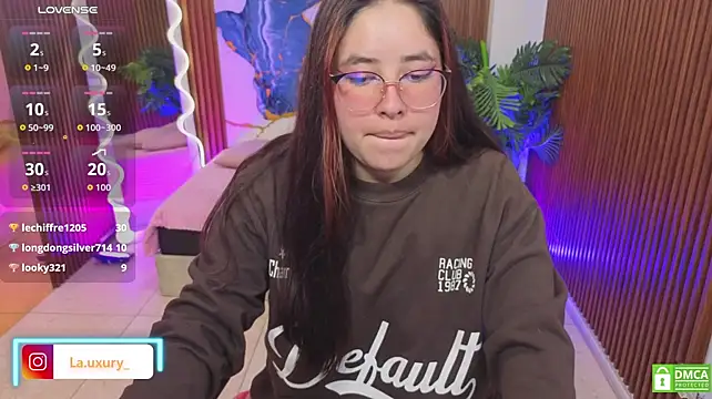 Živý XXX chat lauxury_tay1